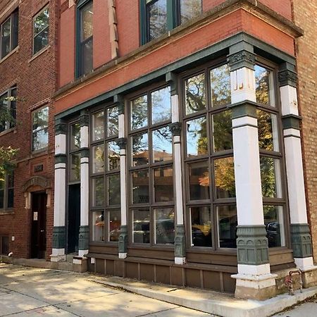 Апартаменты Lincoln Park Light-Filled Loft Чикаго Экстерьер фото