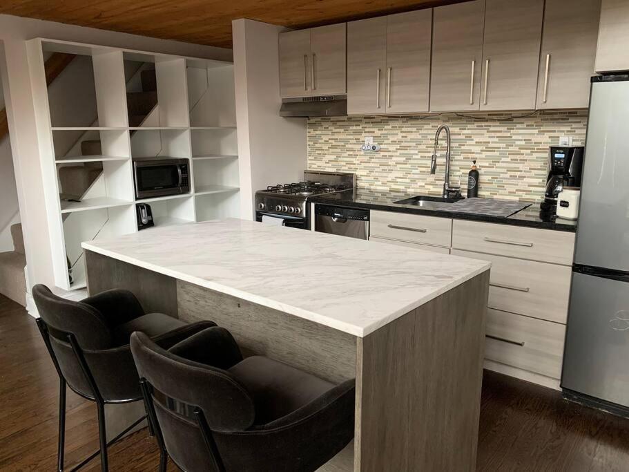 Апартаменты Lincoln Park Light-Filled Loft Чикаго Экстерьер фото